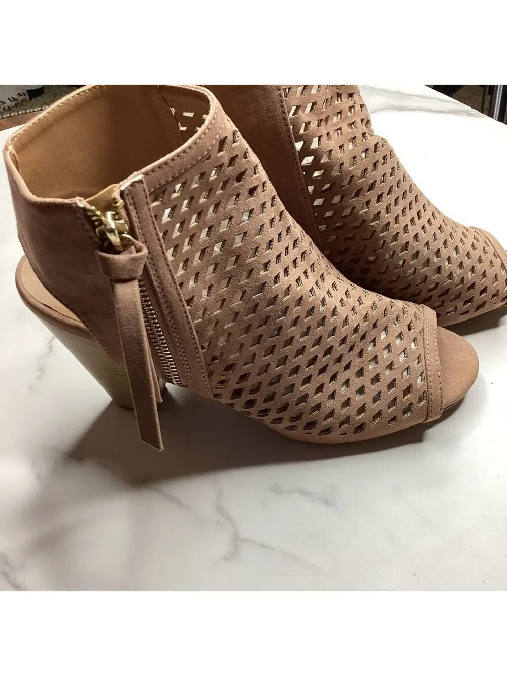 QUPID CHAMBER 24 SIZE 9‎ TAN HEELS SHOES PUPEEP TOE PERFORATED BOOTIE BOOTS